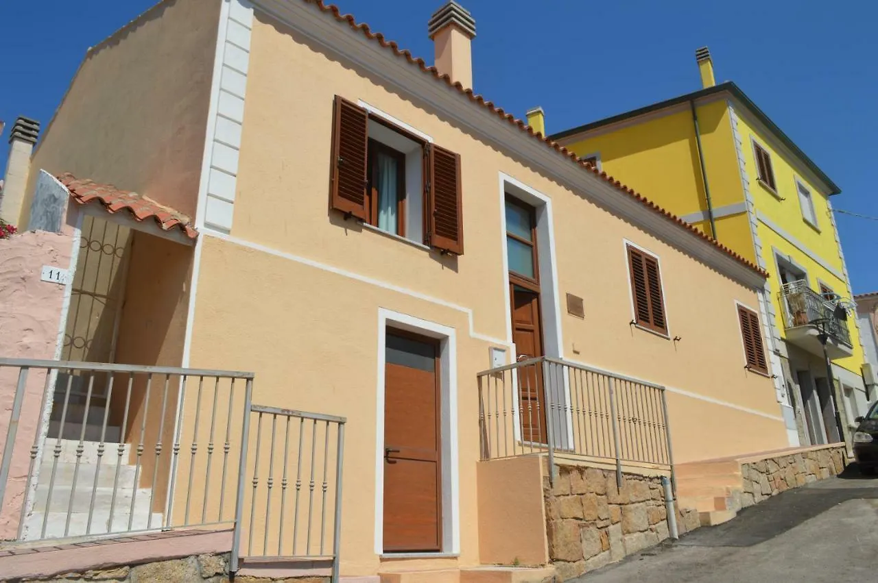 Casa Gialla Santa Teresa Gallura contacts